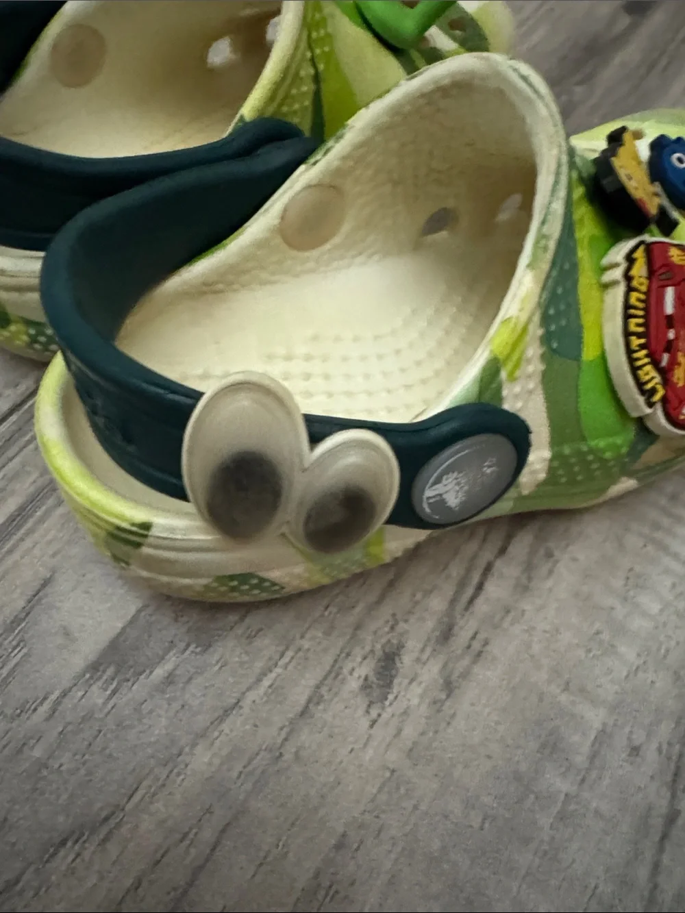 CROCS Kids Green Camo Slip-On Clogs with Character Jibbitz 6